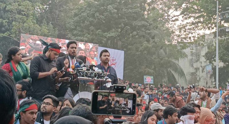 ১৫ জানুয়ারির মধ্যে অভ্যুত্থানের ঘোষণাপত্র পাঠ করতে হবে: আখতার